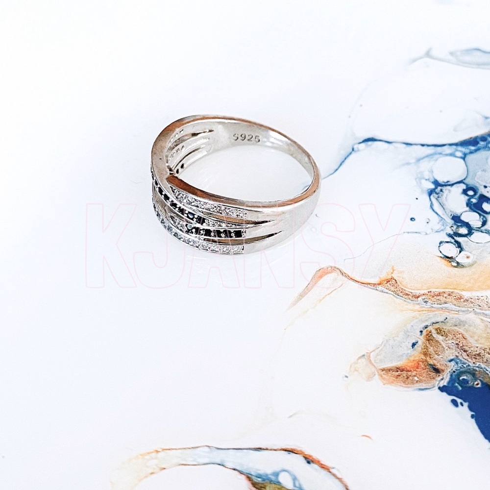 Black & White Sapphire Statement Ring - Picture 6 of 8